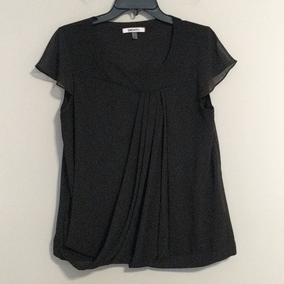 DKNYC Tops - DKNYC black shortsleeved top size Medium